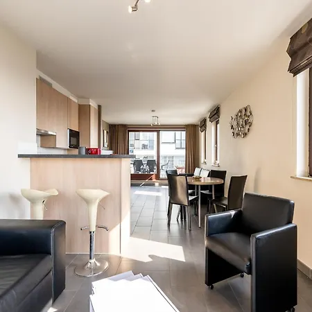 Apartament At Zeedijk With Sea View