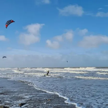 At Zeedijk With Sea View